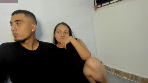 Snapshot of sweet_kings_of_sex chatting on 11-04-25, 01:27 Chloe And Oliver online show from 11-04-25, 01:27