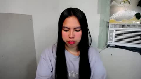 Snapshot of sweet_kyline69 chatting on 10-13-25, 04:34 sweet_kyline69 online show from 10-13-25, 04:34