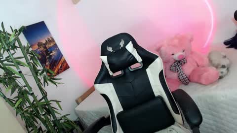 sweet_lady14 online show from 03-11-25, 11:44