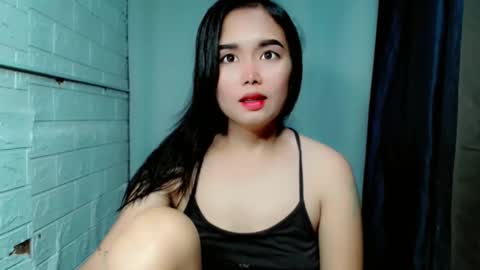 Snapshot of sweet_laika chatting on 05-18-26, 04:40 LAIKA online show from 05-18-26, 04:40