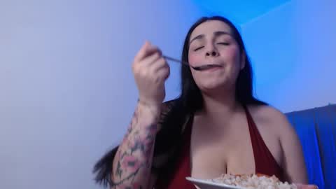 Snapshot of sweet_leah33 chatting on 12-03-25, 01:24 Leah online show from 12-03-25, 01:24