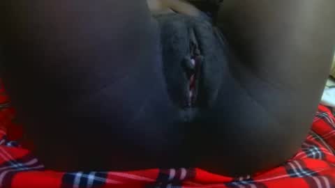 Queen Winnie online show from 12-04-25, 07:44