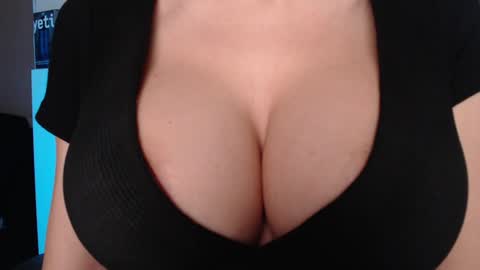 Jen online show from 02-24-26, 04:32