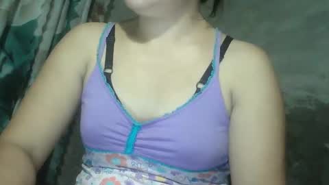 Snapshot of sweet_lily0613 chatting on 02-07-25, 11:01 sweet_lily0613 online show from 02-07-25, 11:01