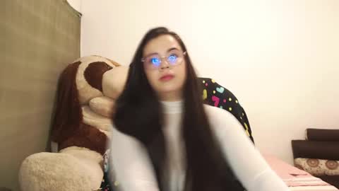 Snapshot of sweet_lov3_ chatting on 03-24-26, 09:20 kloe online show from 03-24-26, 09:20