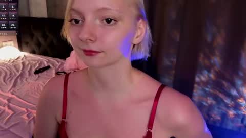 Snapshot of sweet_lynx chatting on 07-23-26, 04:16 Lana online show from 07-23-26, 04:16