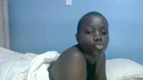 sweet_melodiyy online show from 11-10-25, 05:28