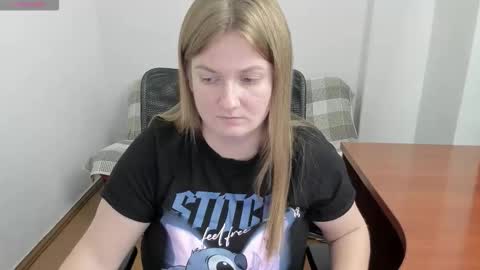 Snapshot of sweet_melody_of_ur_heart chatting on 10-04-25, 04:27 Mila online show from 10-04-25, 04:27