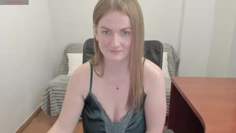 Mila online show from 04-28-26, 05:18