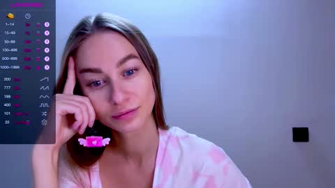 Mia online show from 11-02-25, 11:34