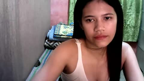 sweet_milkshake2004 online show from 10-19-25, 02:23