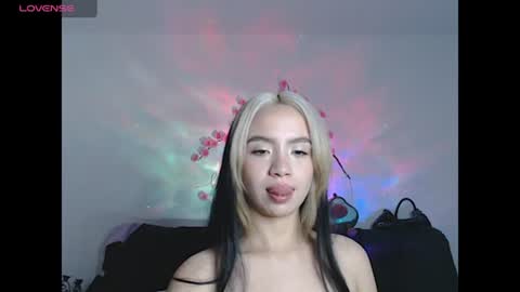 Snapshot of sweet_molly420 chatting on 06-11-26, 11:03 sweet molly420 online show from 06-11-26, 11:03