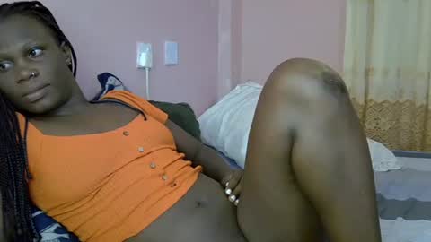 Lisa online show from 10-05-25, 04:11