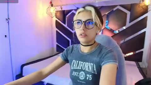  Daniela  online show from 04-26-26, 07:00