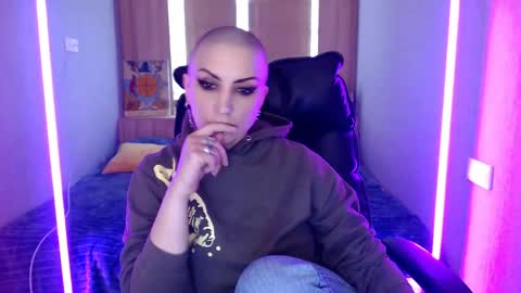 sweet_n_strong online show from 04-09-26, 06:19