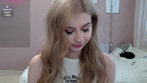 sweet_nicole_333 online show from 03-06-25, 11:36