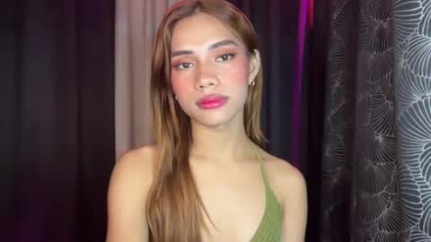 sweet_nikki03 online show from 01-06-26, 06:11