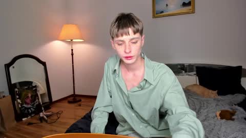 kira online show from 12-20-24, 11:58