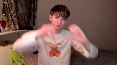 kira online show from 02-28-25, 07:46