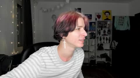 kira online show from 11-25-25, 08:42