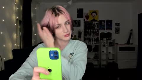 kira online show from 02-09-26, 04:44