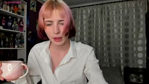 kira online show from 04-28-26, 08:03