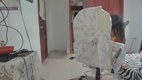 sweet_robyn online show from 10-21-25, 08:20