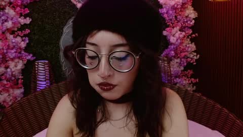 Snapshot of sweet_roxanee chatting on 05-02-26, 08:58 Roxanee online show from 05-02-26, 08:58