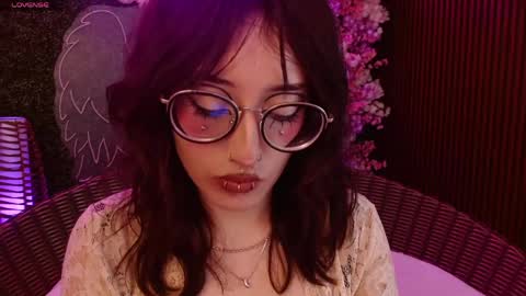 Snapshot of sweet_roxanee chatting on 05-05-26, 09:12 Roxanee online show from 05-05-26, 09:12