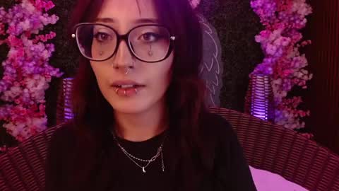 Snapshot of sweet_roxanee chatting on 05-07-26, 09:31 Roxanee online show from 05-07-26, 09:31