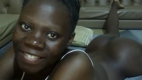 Snapshot of sweet_sharon01 chatting on 05-12-26, 11:13 Sharon online show from 05-12-26, 11:13