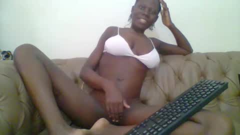 Snapshot of sweet_sharon01 chatting on 06-05-26, 11:38 Sharon online show from 06-05-26, 11:38