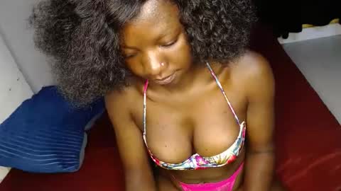 ellanah Tracie online show from 01-08-26, 12:02