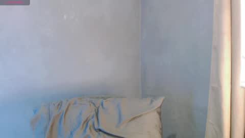 Snapshot of sweet_sirenxx chatting on 02-18-25, 01:11 Leah online show from 02-18-25, 01:11