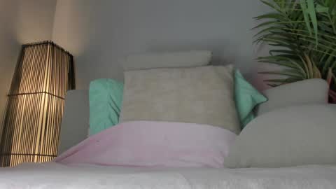 Snapshot of sweet_skiinny chatting on 11-06-25, 12:39 Adeline online show from 11-06-25, 12:39