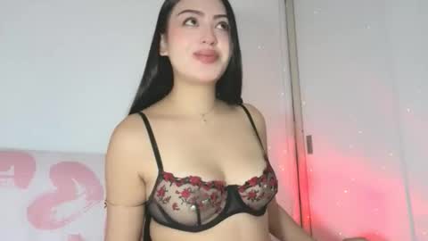 Snapshot of sweet_sophie_7 chatting on 04-09-26, 03:28 sweet_sophie_7 online show from 04-09-26, 03:28