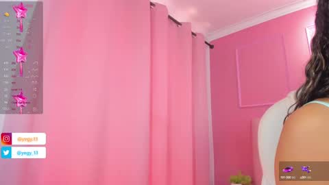 Snapshot of sweet_starxx chatting on 01-09-25, 04:06 Yeileen online show from 01-09-25, 04:06