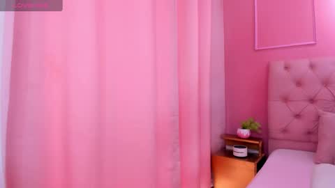 Snapshot of sweet_starxx chatting on 02-16-25, 05:15 Yeileen online show from 02-16-25, 05:15