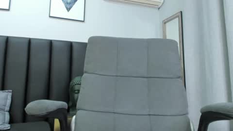 Snapshot of sweet_starxx chatting on 02-17-25, 03:15 Yeileen online show from 02-17-25, 03:15