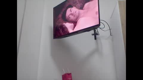 Snapshot of sweet_starxx chatting on 02-24-25, 12:52 Yeileen online show from 02-24-25, 12:52