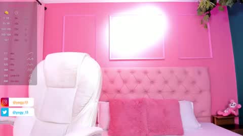 Snapshot of sweet_starxx chatting on 03-01-25, 05:49 Yeileen online show from 03-01-25, 05:49