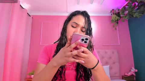 Snapshot of sweet_starxx chatting on 03-09-25, 05:39 Yeileen online show from 03-09-25, 05:39