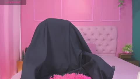 Snapshot of sweet_starxx chatting on 01-14-26, 06:57 Yeileen online show from 01-14-26, 06:57