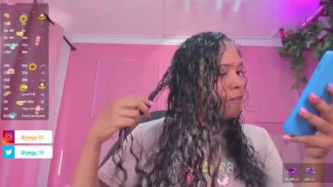 Snapshot of sweet_starxx chatting on 02-25-26, 07:34 Yeileen online show from 02-25-26, 07:34