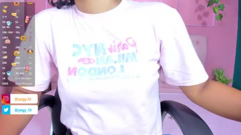 Snapshot of sweet_starxx chatting on 05-22-26, 10:26 Yeileen online show from 05-22-26, 10:26