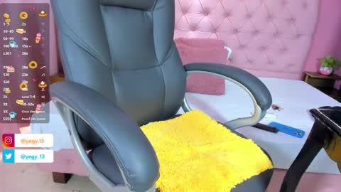 Snapshot of sweet_starxx chatting on 05-28-26, 09:56 Yeileen online show from 05-28-26, 09:56