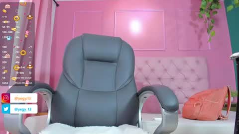 Snapshot of sweet_starxx chatting on 06-12-26, 08:30 Yeileen online show from 06-12-26, 08:30