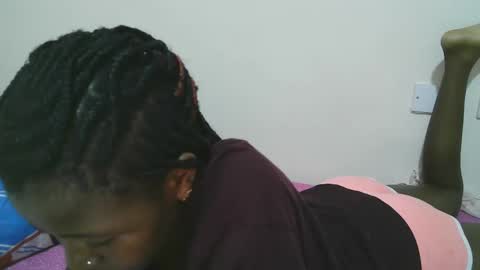 Snapshot of sweet_tattiana chatting on 02-20-25, 07:08 Tatty online show from 02-20-25, 07:08