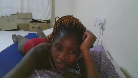 Snapshot of sweet_tattiana chatting on 03-08-25, 08:14 Tatty online show from 03-08-25, 08:14