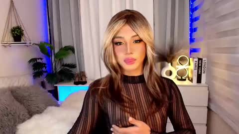 Snapshot of sweet_tenshi chatting on 03-04-25, 10:02 tenshi online show from 03-04-25, 10:02